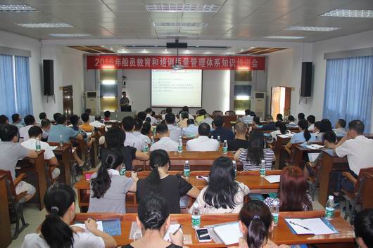 调整大小 会场全景.jpg